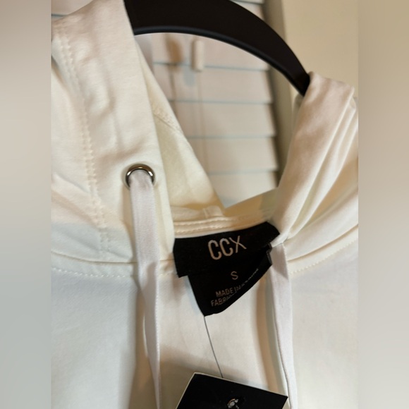 Ivory Cropped Hoodie- Size 16 - Picture 4 of 8